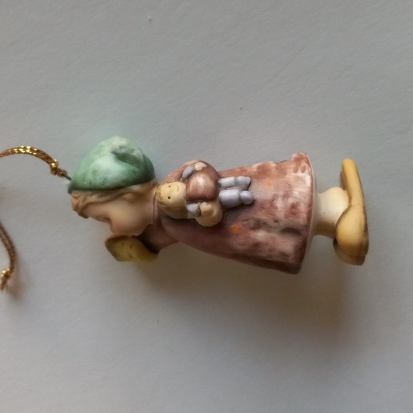 Berta Hummel "Stocking for Dolly" Holiday Ornament. - Picture 3 of 6